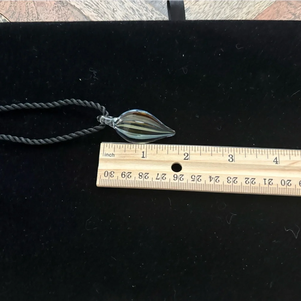 Artisan 15-inch Teardrop Shape Glass Pendant Cord Necklace
